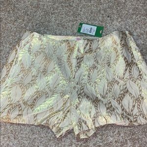 Lilly Pulitzer Gold Shorts size 6, NEW with tags!